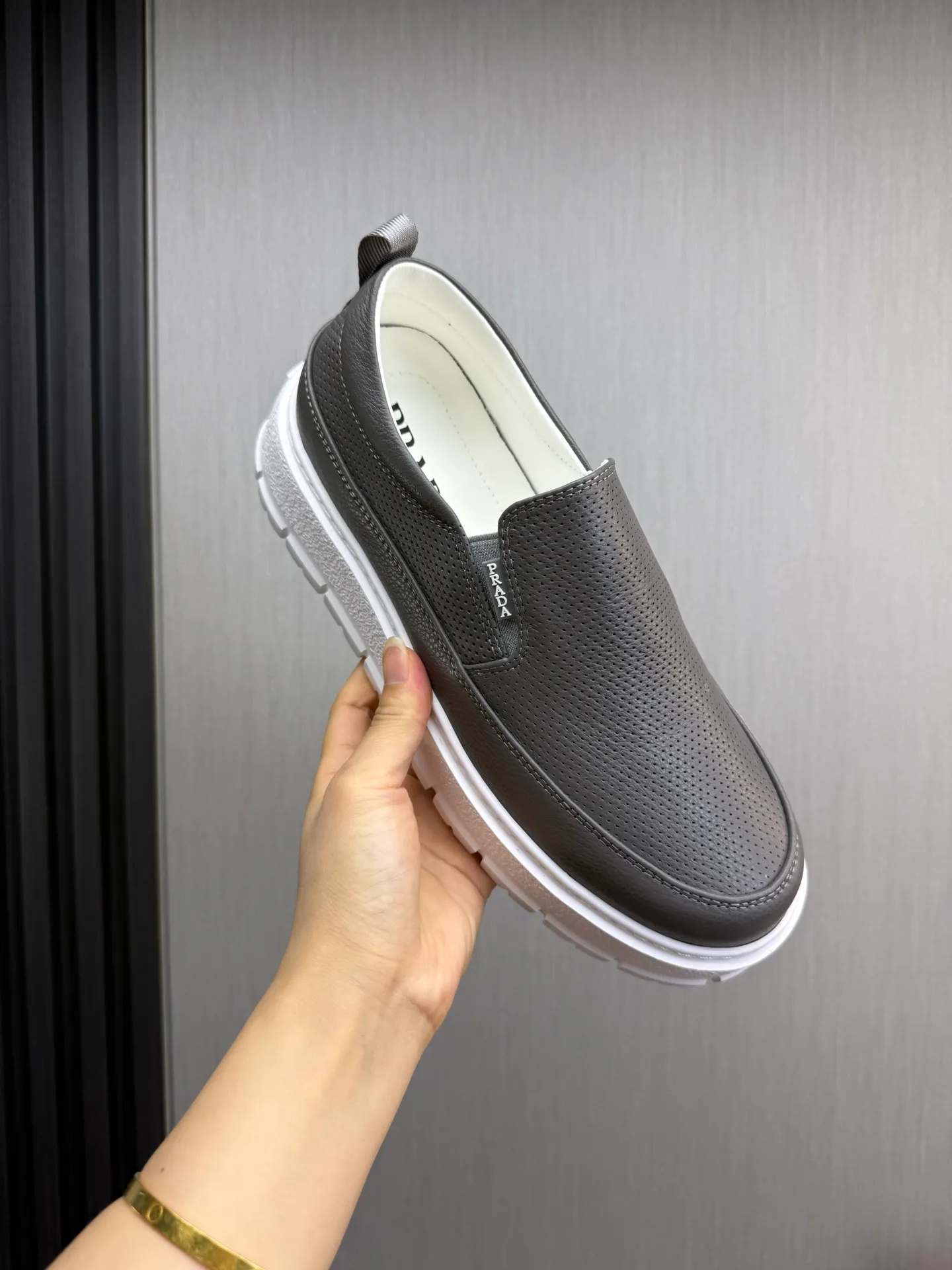 Men's shoes 💰580💰 [PRADA] Men's shoes are popular in the counter, official website is synchronized, 1 high-quality shipment ✔️Imported cowhide punching + cowhide lining, 1🆚1 replica, original sole, 38-45 (45 customized, non-refundable)